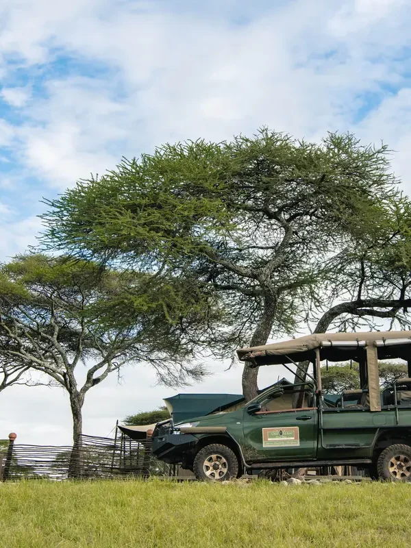 Lewenei with clients – Lewenei Tours and Safaris-052